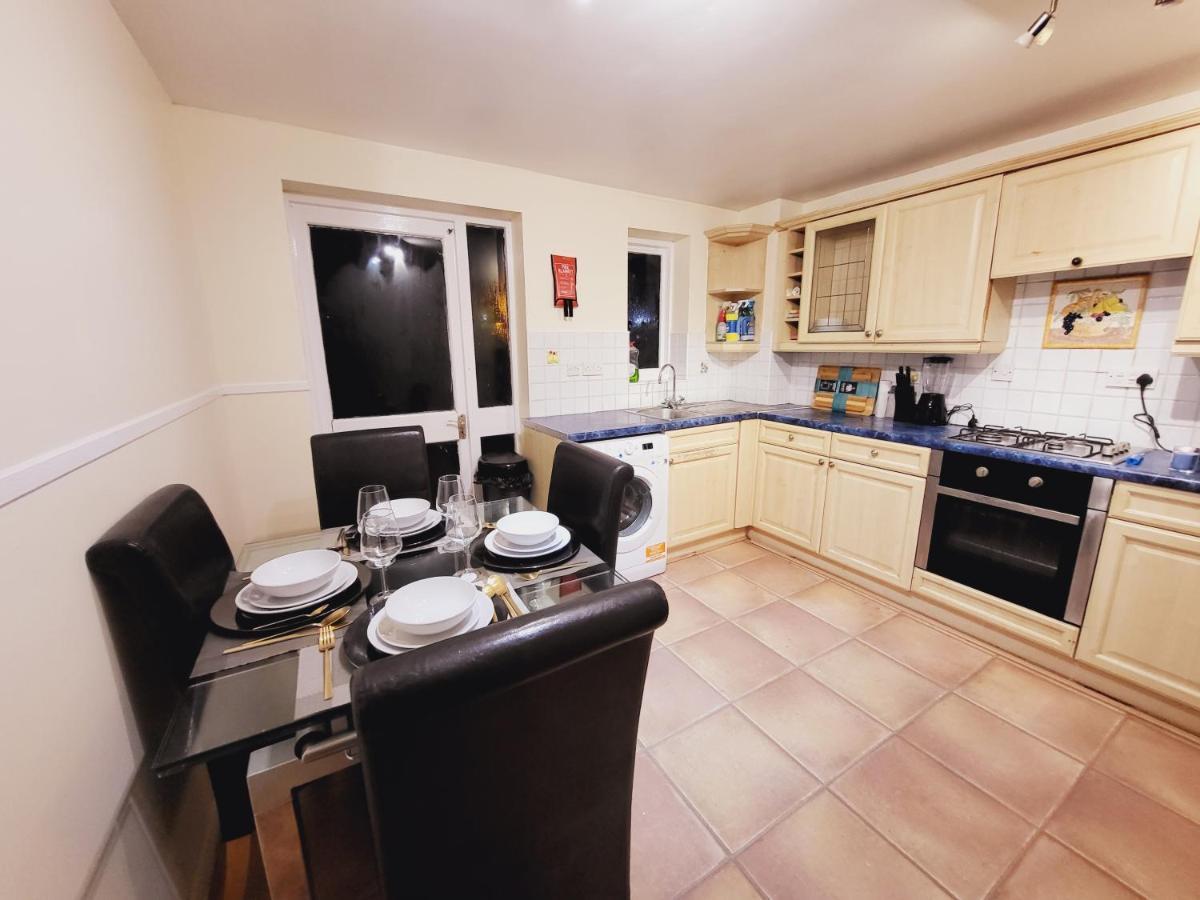 Manor Place Apartment Thamesmead Thamesmead  Bagian luar foto