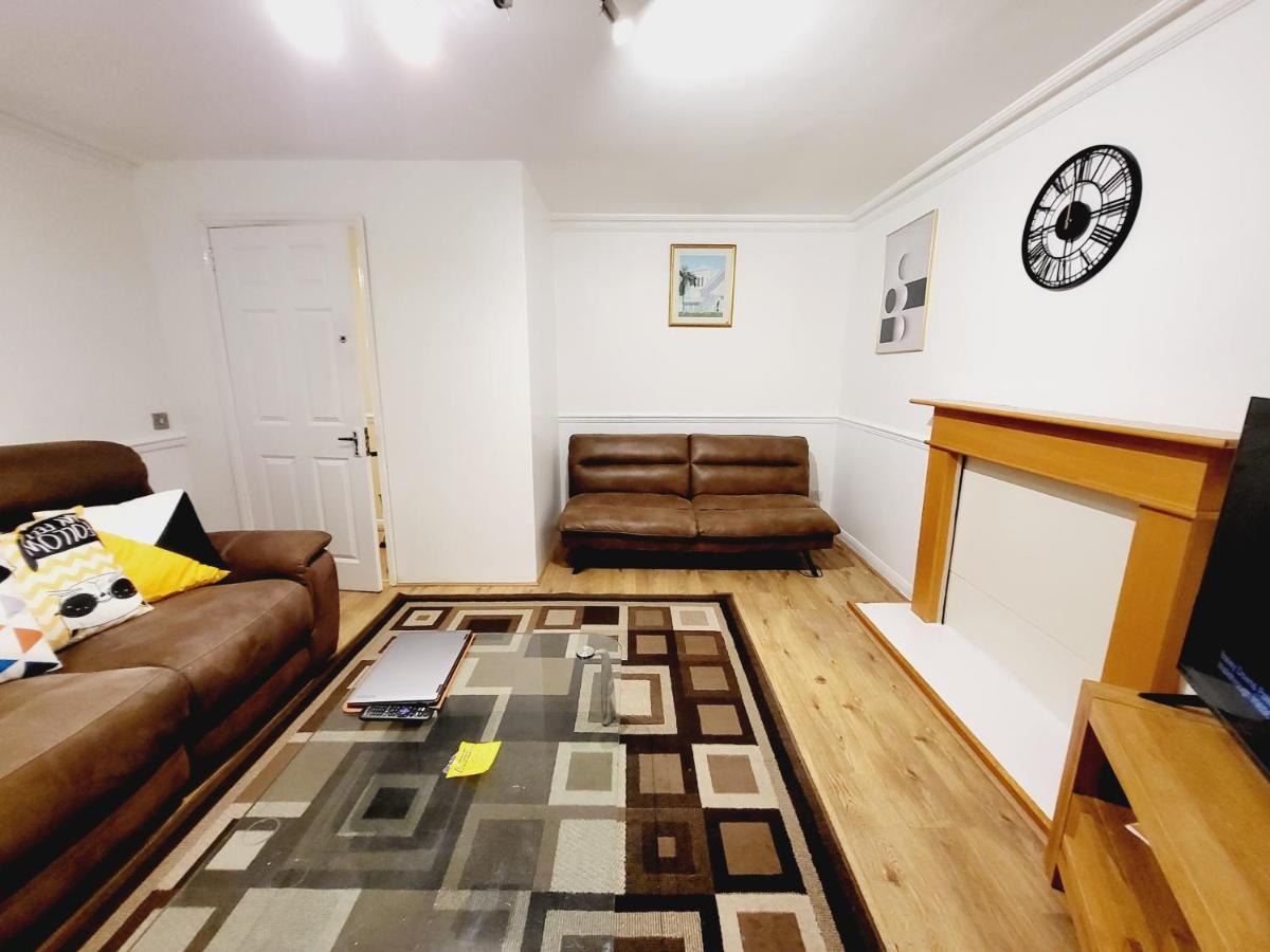 Manor Place Apartment Thamesmead Thamesmead  Bagian luar foto